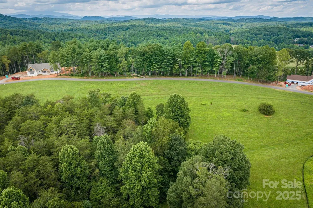 2071 Thoroughbred Way #G19 Lenoir, NC 28645