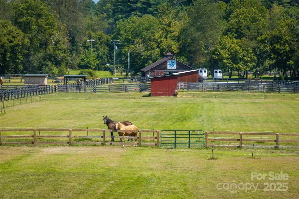 2071 Thoroughbred Way #G19 Lenoir, NC 28645