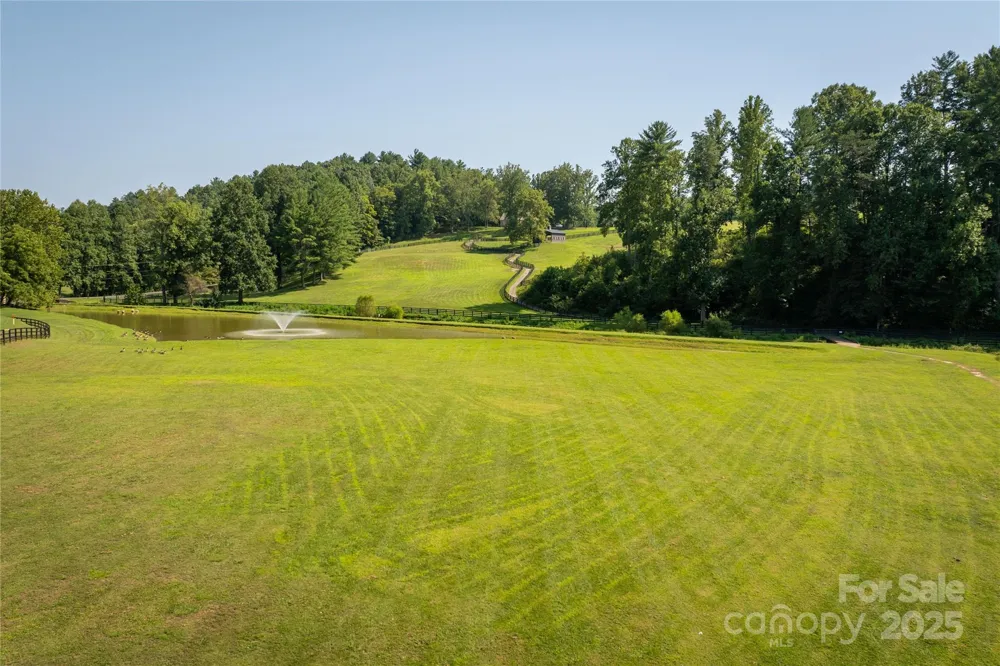 2071 Thoroughbred Way #G19 Lenoir, NC 28645