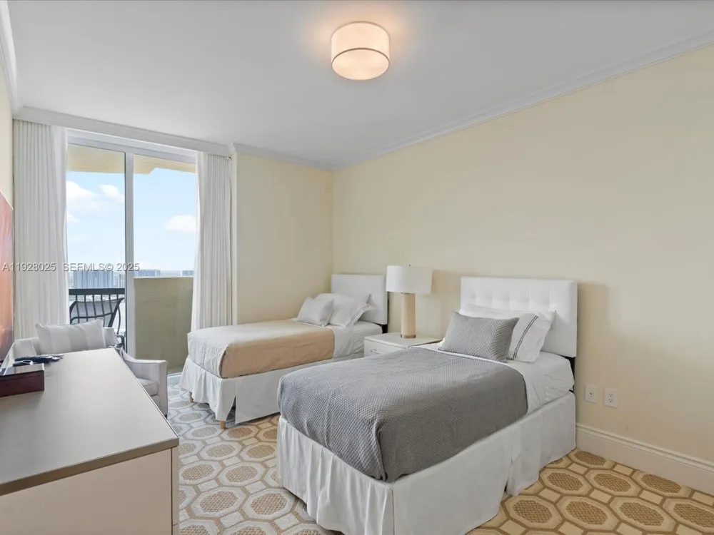 17875 Collins Ave #3303 Sunny Isles Beach, FL 33160