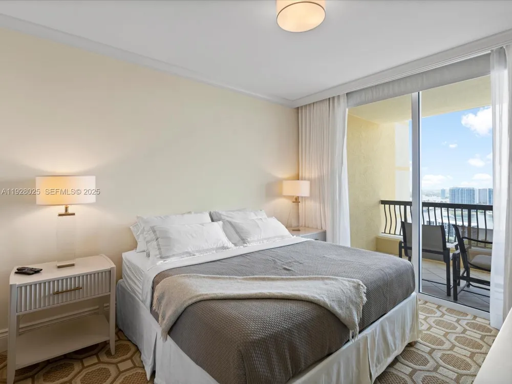 17875 Collins Ave #3303 Sunny Isles Beach, FL 33160