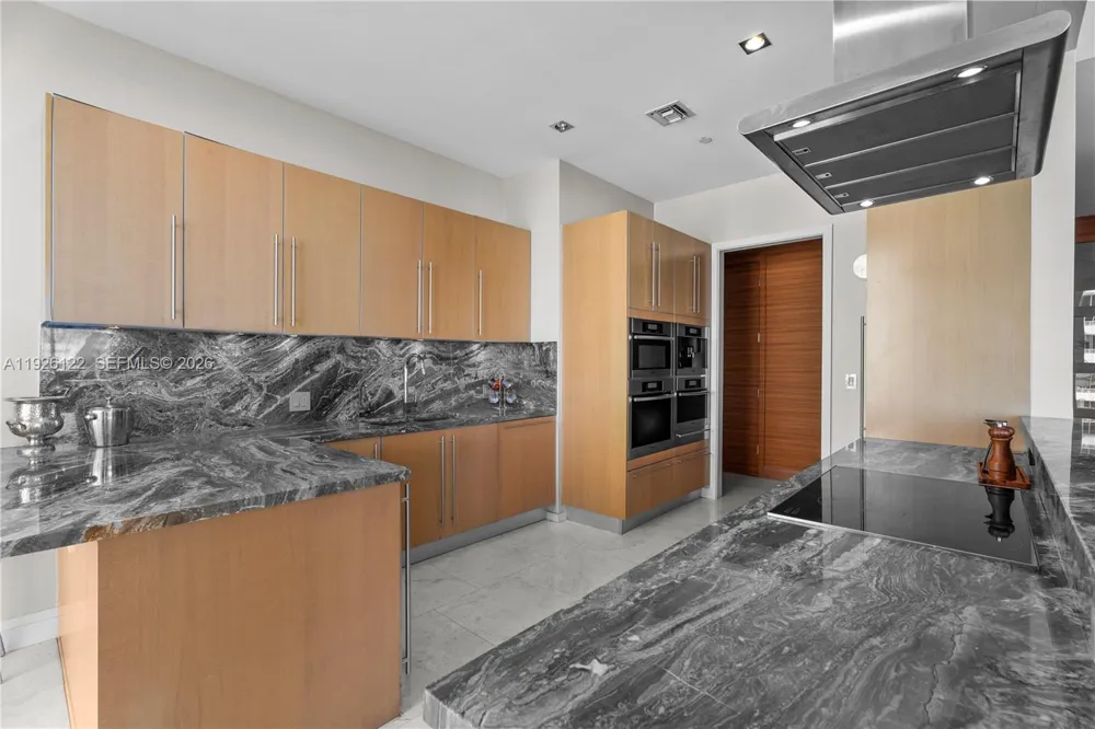 900 Brickell Key Blvd #803 Miami, FL 33131