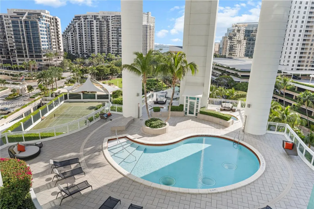 900 Brickell Key Blvd #803 Miami, FL 33131