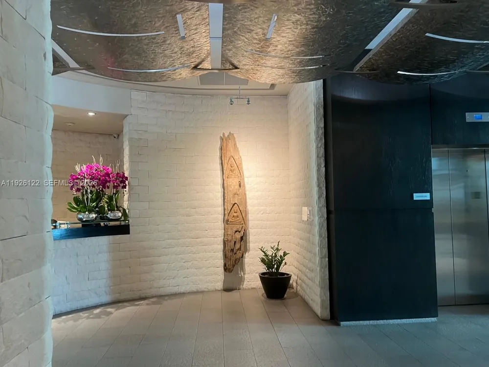 900 Brickell Key Blvd #803 Miami, FL 33131