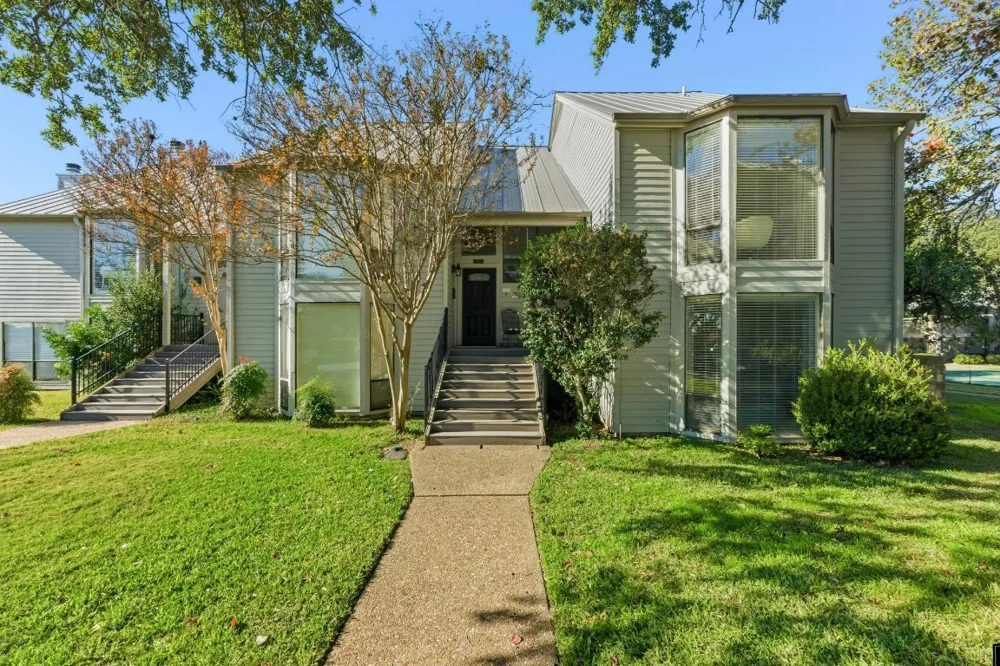 107 World Of Tennis Square