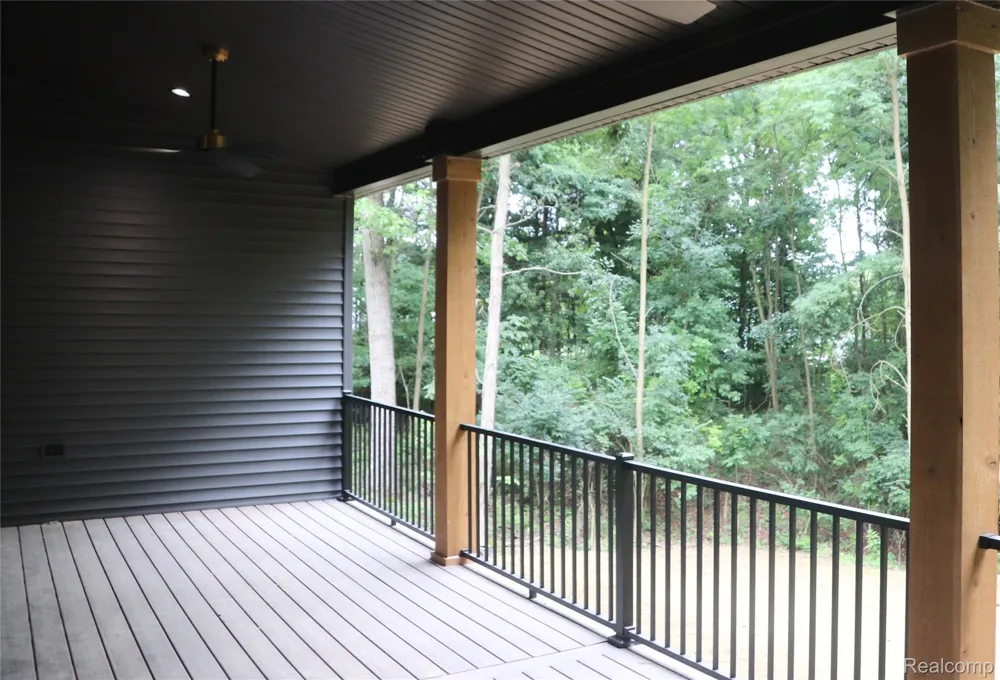 7877 Donegal Court Tyrone Township, MI 48430