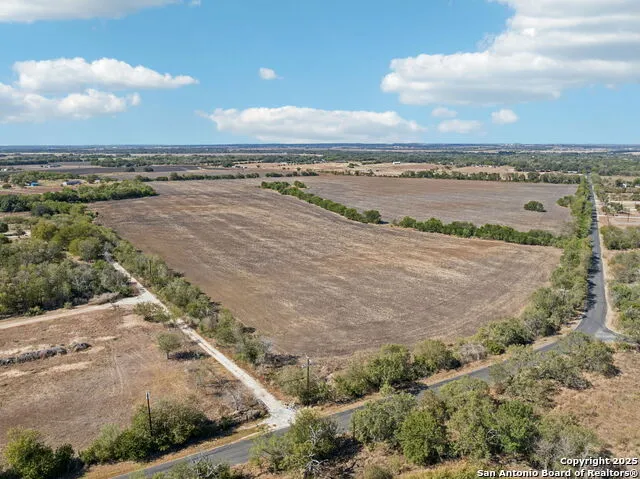 11735 obrien Atascosa, TX 78002