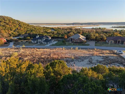 3419 Shoreline Drive
