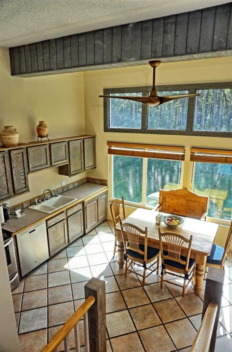 1859 MAZO MANOR #U6 Lutz, FL 33558