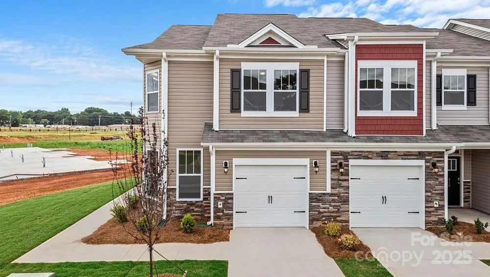 369 Creekview Road Hendersonville, NC 28792