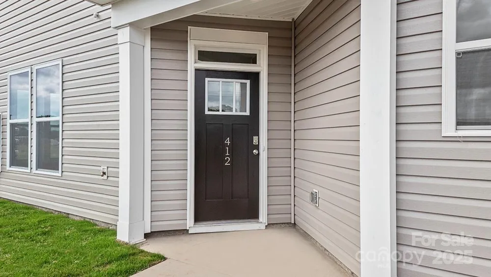 369 Creekview Road Hendersonville, NC 28792