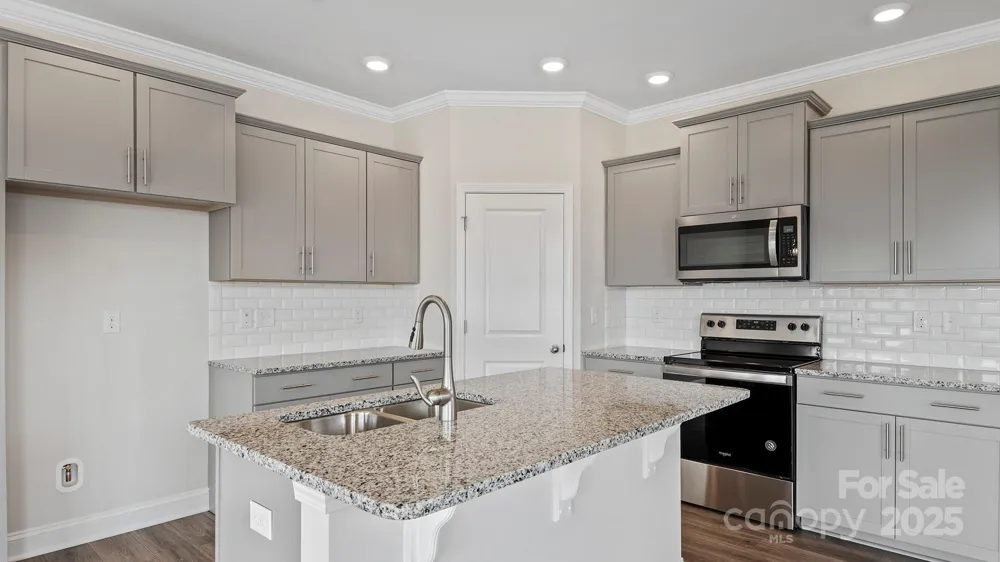 369 Creekview Road Hendersonville, NC 28792
