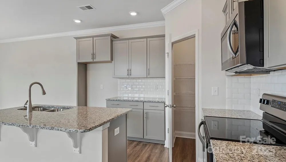369 Creekview Road Hendersonville, NC 28792