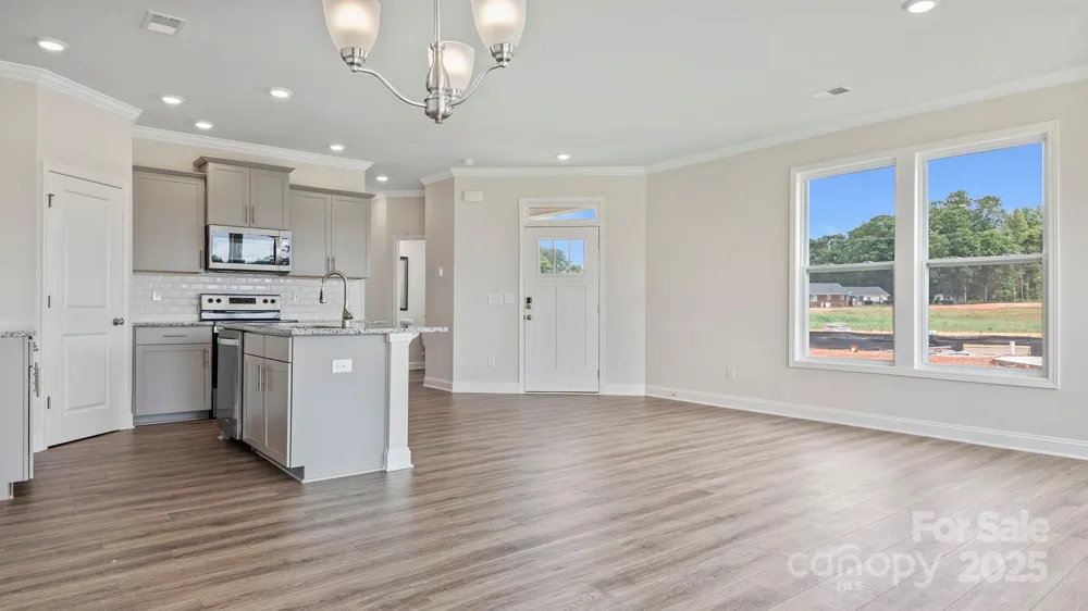 369 Creekview Road Hendersonville, NC 28792