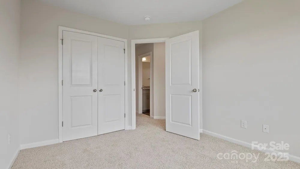 369 Creekview Road Hendersonville, NC 28792