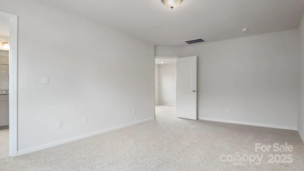369 Creekview Road Hendersonville, NC 28792