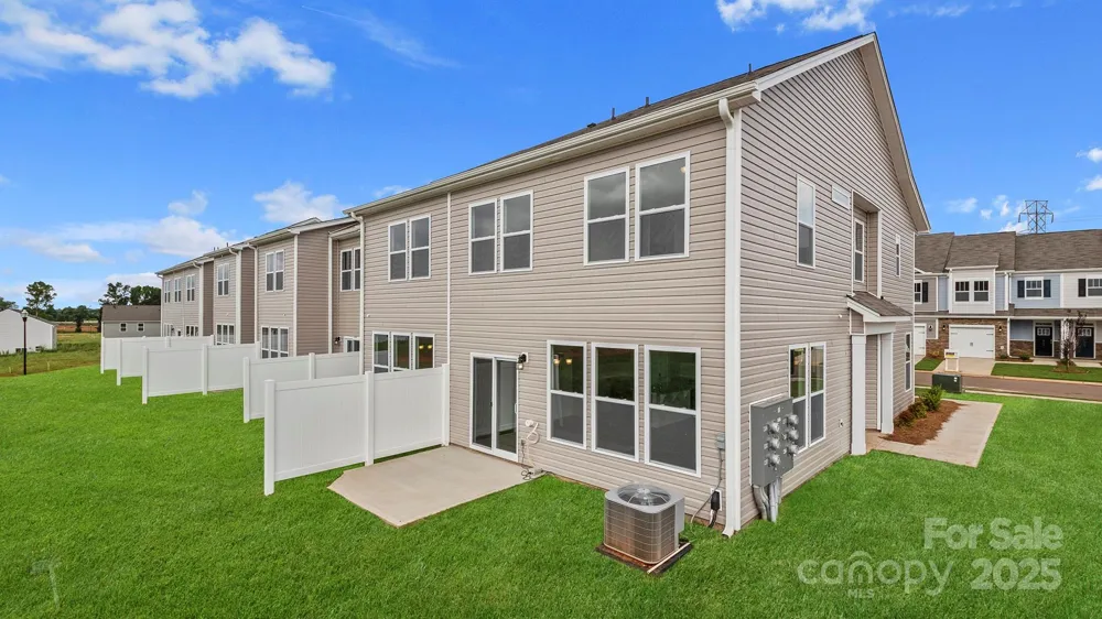 369 Creekview Road Hendersonville, NC 28792