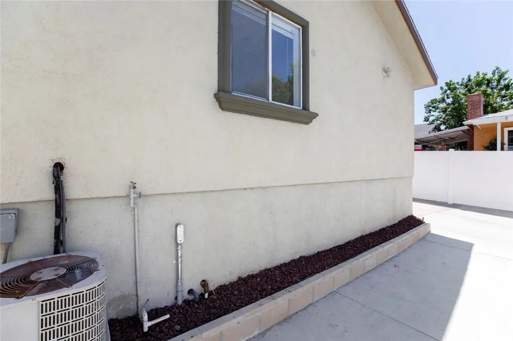 10531 Greenburn Avenue Sunland, CA 91040