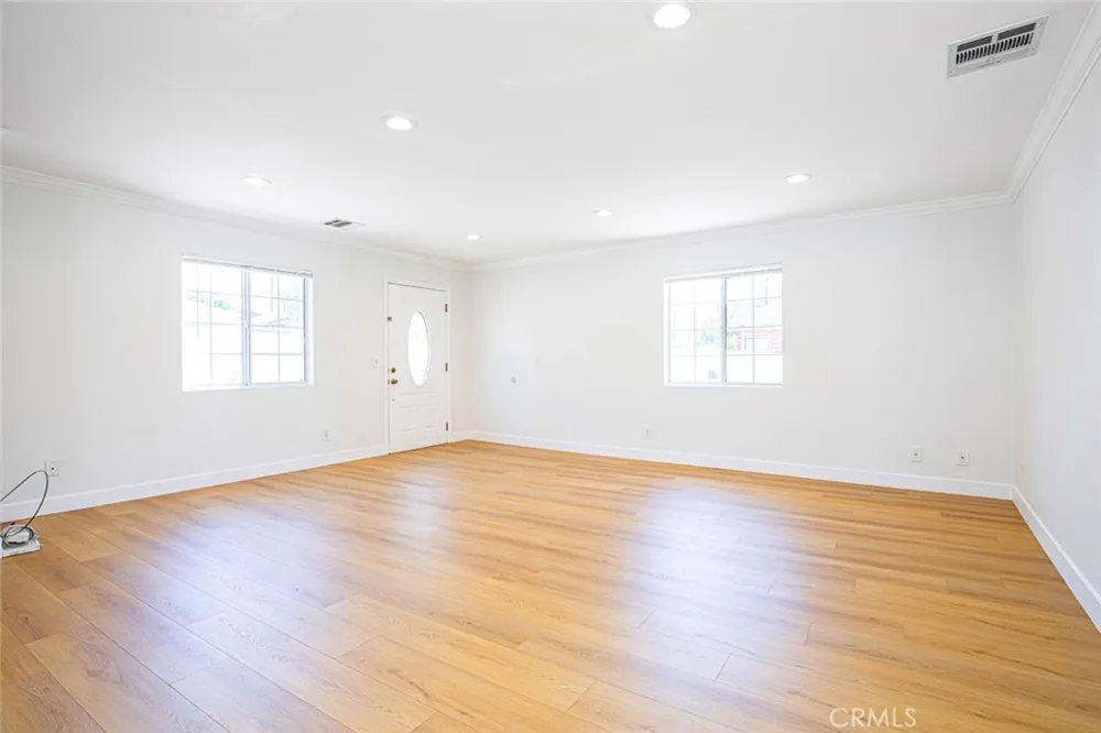 10531 Greenburn Avenue Sunland, CA 91040
