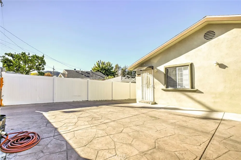 10531 Greenburn Avenue Sunland, CA 91040