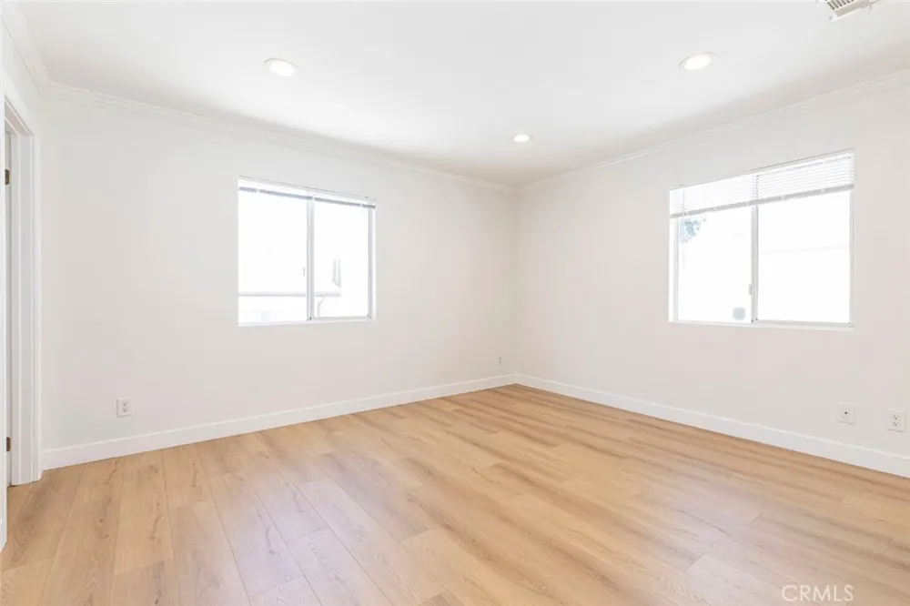 10531 Greenburn Avenue Sunland, CA 91040