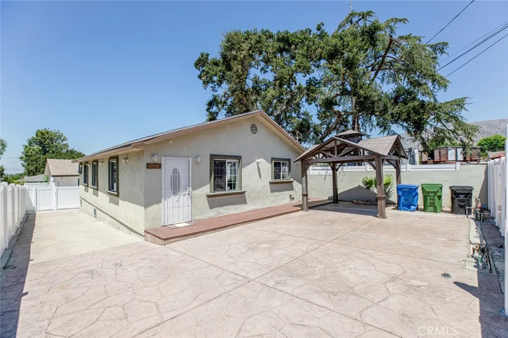 10531 Greenburn Avenue Sunland, CA 91040