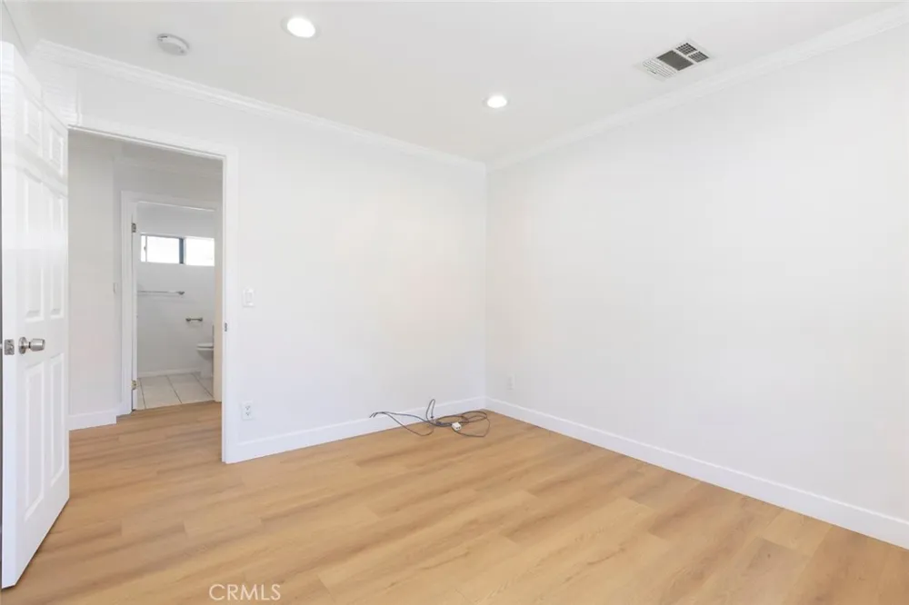 10531 Greenburn Avenue Sunland, CA 91040