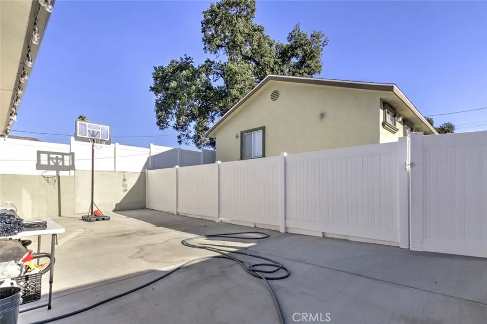 10531 Greenburn Avenue Sunland, CA 91040