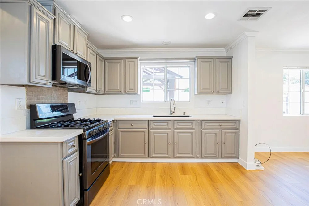 10531 Greenburn Avenue Sunland, CA 91040