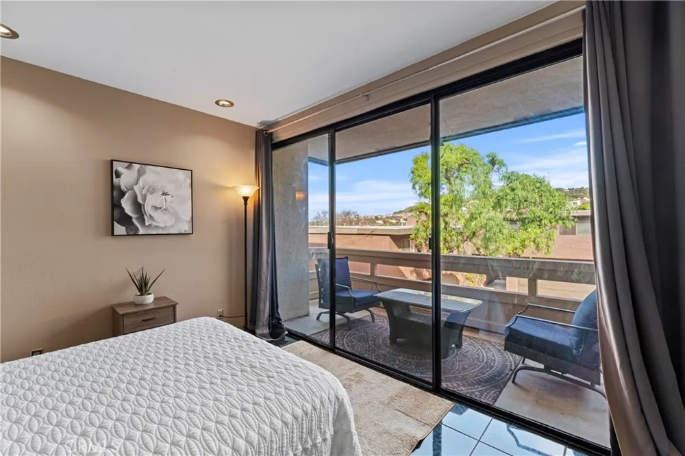 2525 E 19th Street #24 Signal Hill, CA 90755
