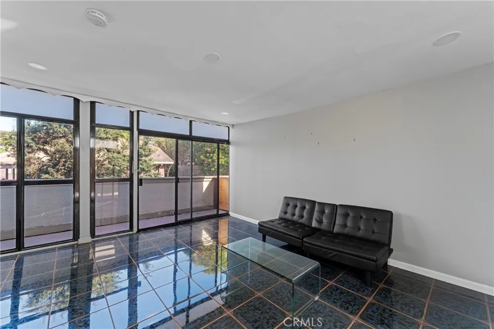 2525 E 19th Street #24 Signal Hill, CA 90755