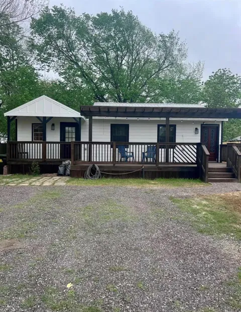 327 3rd Street