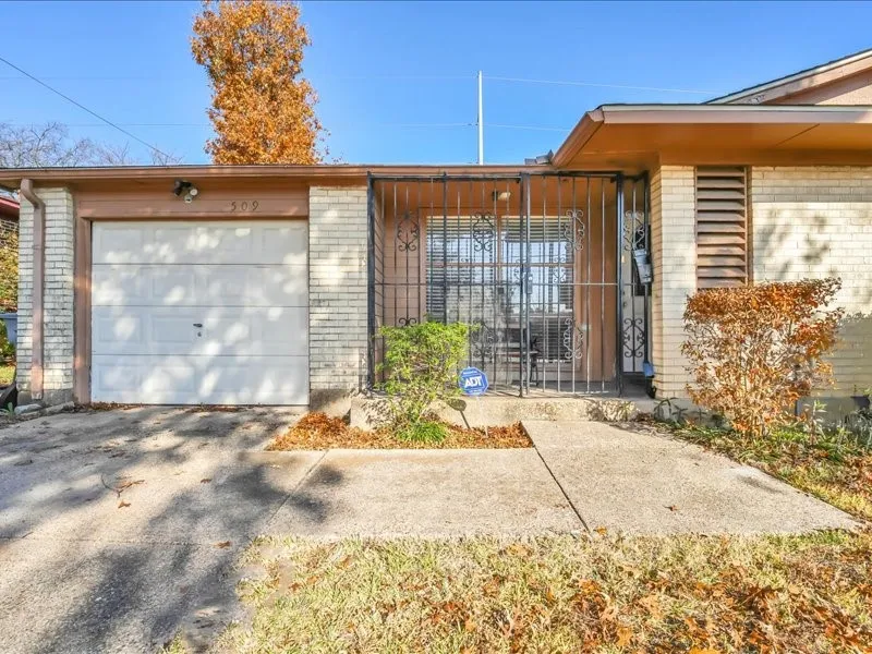 509 Bluewood Drive Dallas, TX 75232