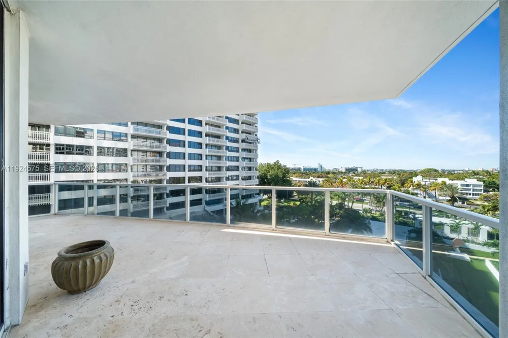 10225 Collins Ave #404 Bal Harbour, FL 33154