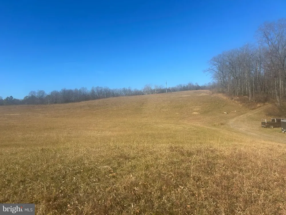 342 POES S Amissville, VA 20106