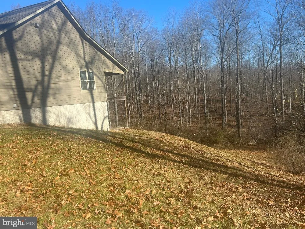 342 POES S Amissville, VA 20106