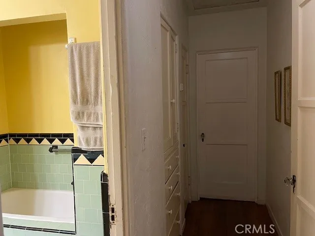 6709 Vesper Van Nuys, CA 91405