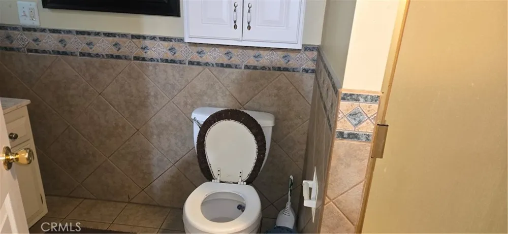 6709 Vesper Van Nuys, CA 91405