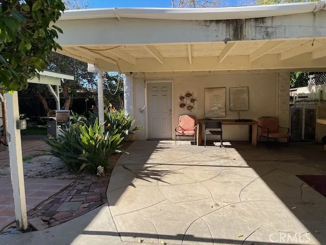 6709 Vesper Van Nuys, CA 91405