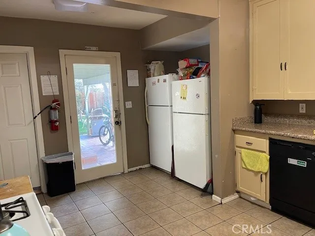 6709 Vesper Van Nuys, CA 91405