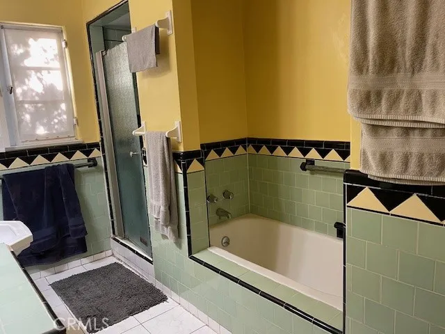 6709 Vesper Van Nuys, CA 91405