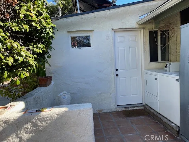 6709 Vesper Van Nuys, CA 91405