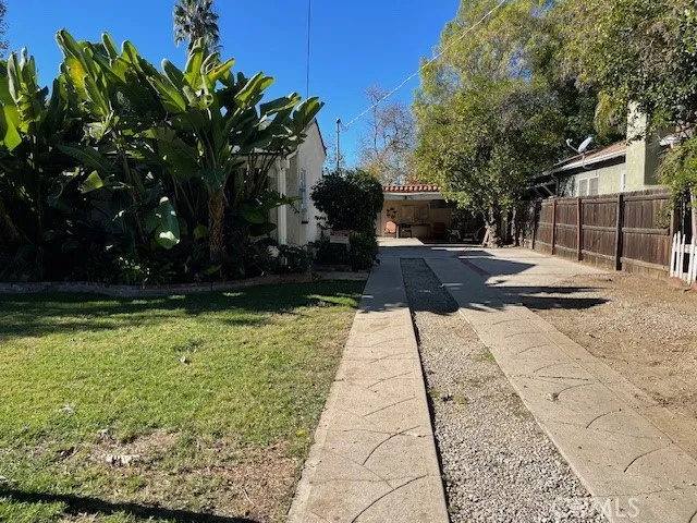 6709 Vesper Van Nuys, CA 91405
