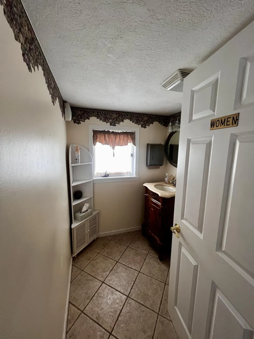 526 Fairyland Avenue Leoni Township, MI 49202