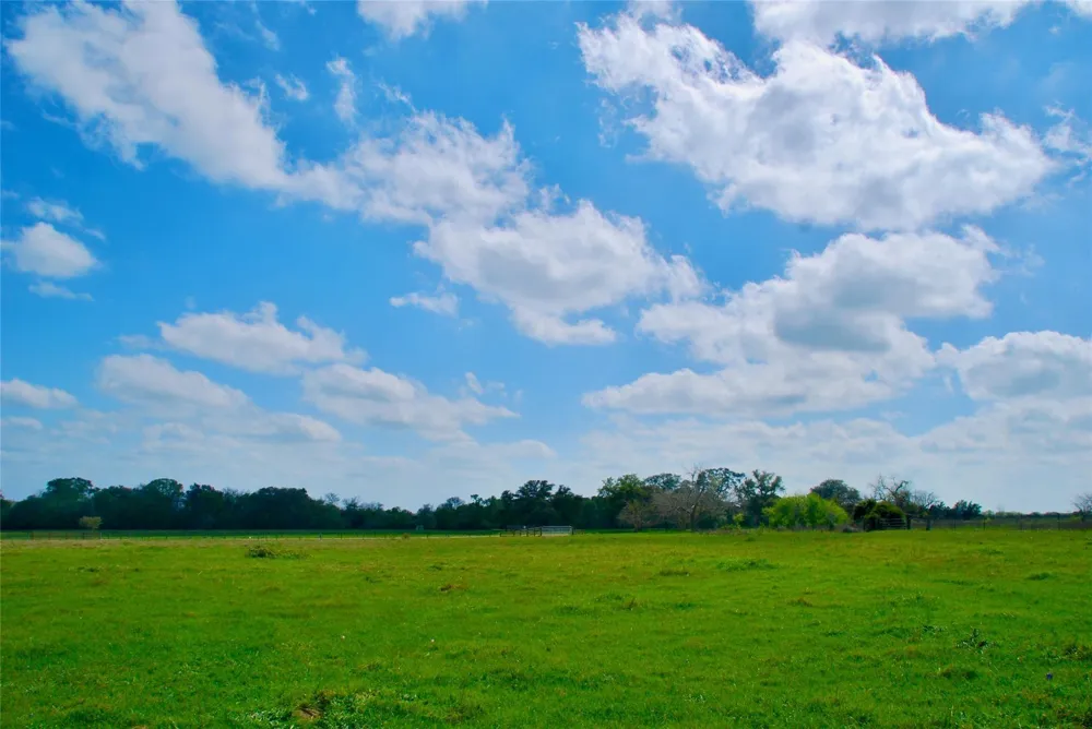 450 County Road 217c Schulenburg, TX 78956