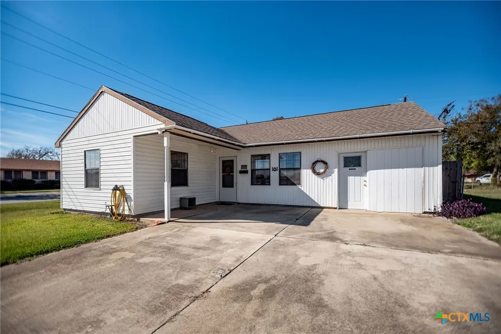 101 Lubbock Street Point Comfort, TX 77978