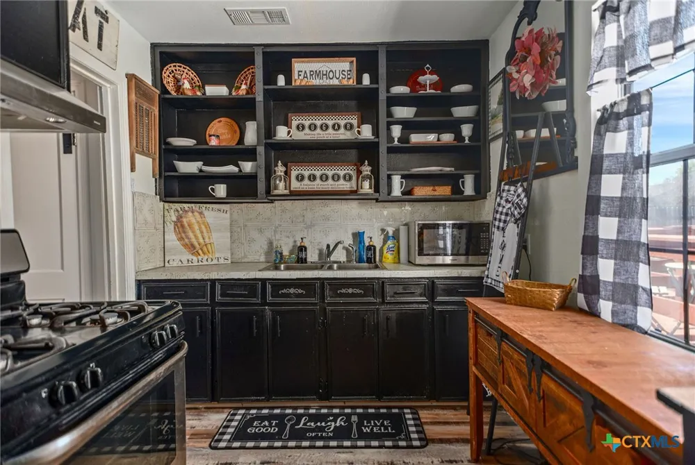 101 Lubbock Street Point Comfort, TX 77978