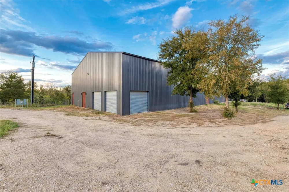1501 Boggy Creek Road Lockhart, TX 78644