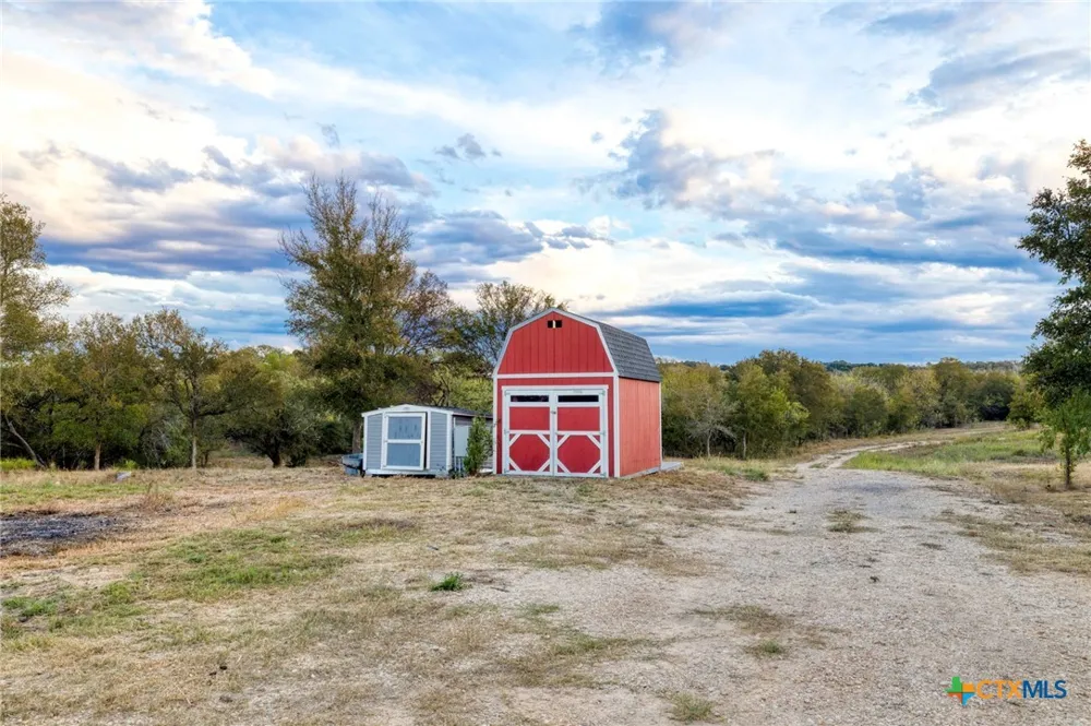 1501 Boggy Creek Road Lockhart, TX 78644