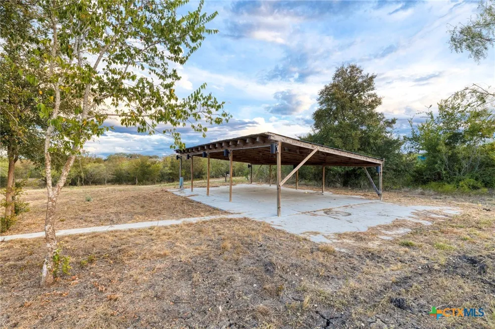 1501 Boggy Creek Road Lockhart, TX 78644